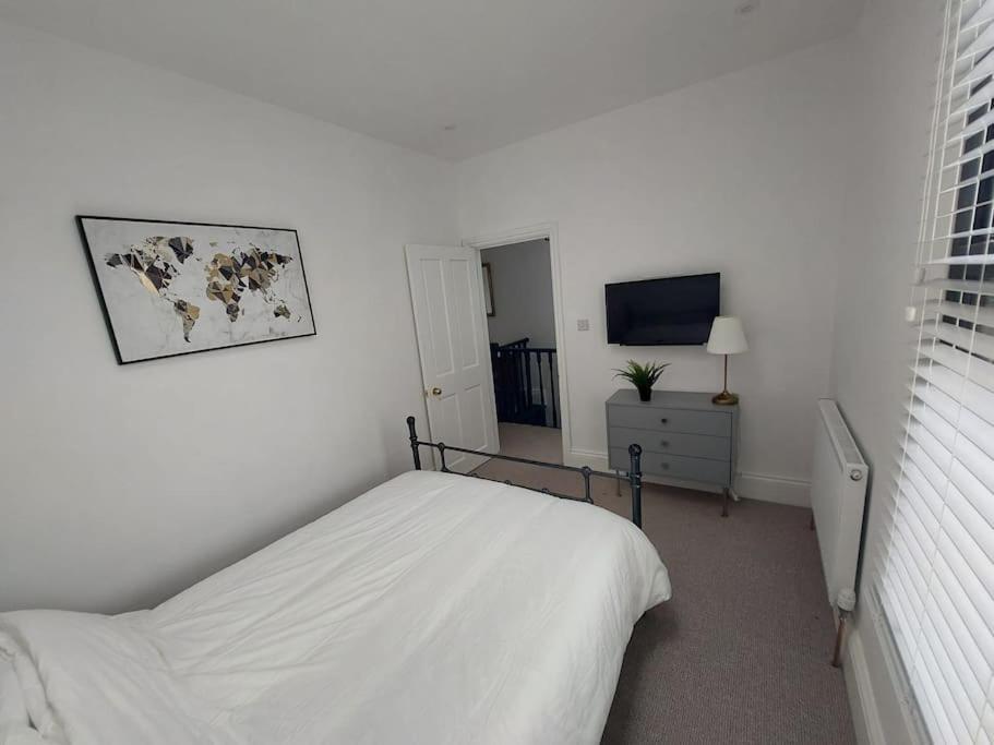 Large Newly Refurbished House Close To Harbour Bristol Esterno foto