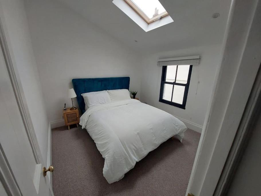 Large Newly Refurbished House Close To Harbour Bristol Esterno foto